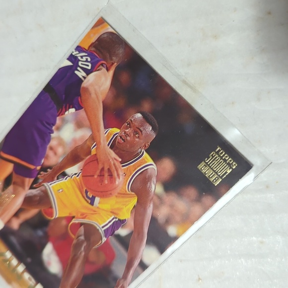 This 1993-94 Topps Stadium #281 trading card features Nick Van Exel - Picture 7 of 7